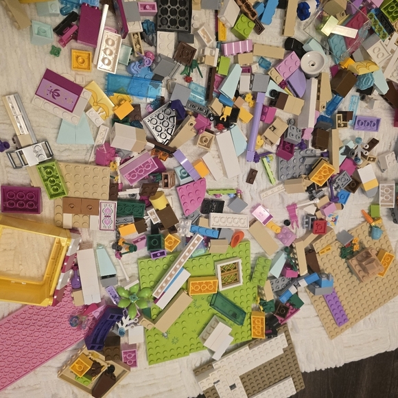 15lb MEGA LEGO LOT included Lego Friends Lego Disney And Lego Junior - Picture 9 of 12